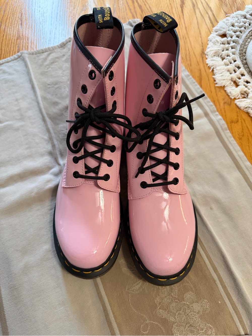 NWOT Dr. Martens size 10